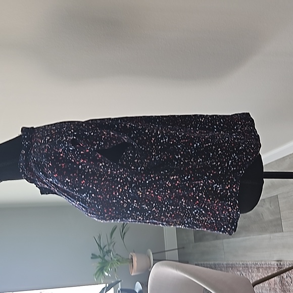 Anthropologie MAEVE Navy Confetti Print Cap Sleeve V-Neck Button-Down | W Medium - Picture 4 of 8